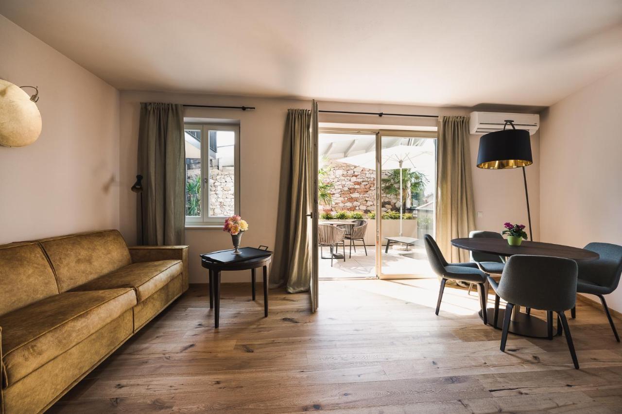 Ansitz Am Eck By Hotel Pernhof Termeno Bagian luar foto