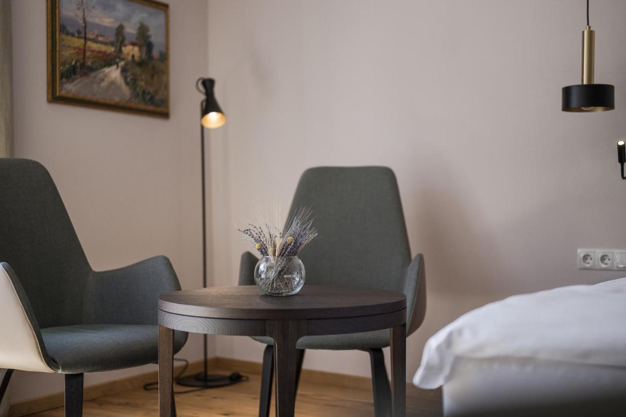 Ansitz Am Eck By Hotel Pernhof Termeno Bagian luar foto
